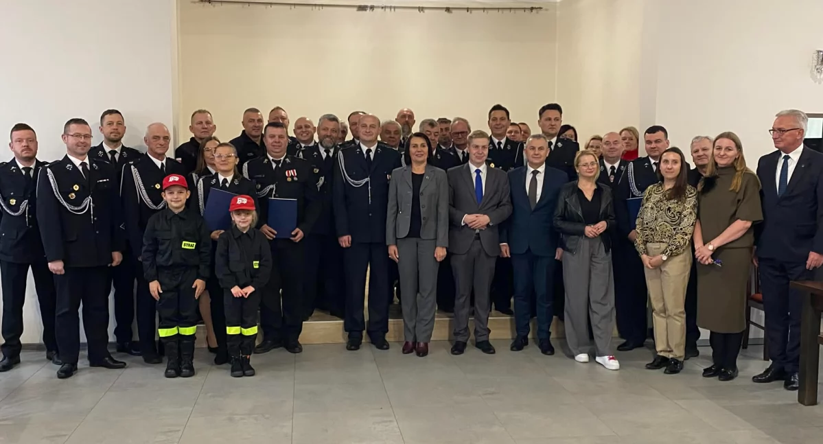 Podpisano umowy na wsparcie z Urzędu Marszałkowskiego Województwa Łódzkiego dla OSP: Łącznie 2 mln. zł trafiły do jednostek