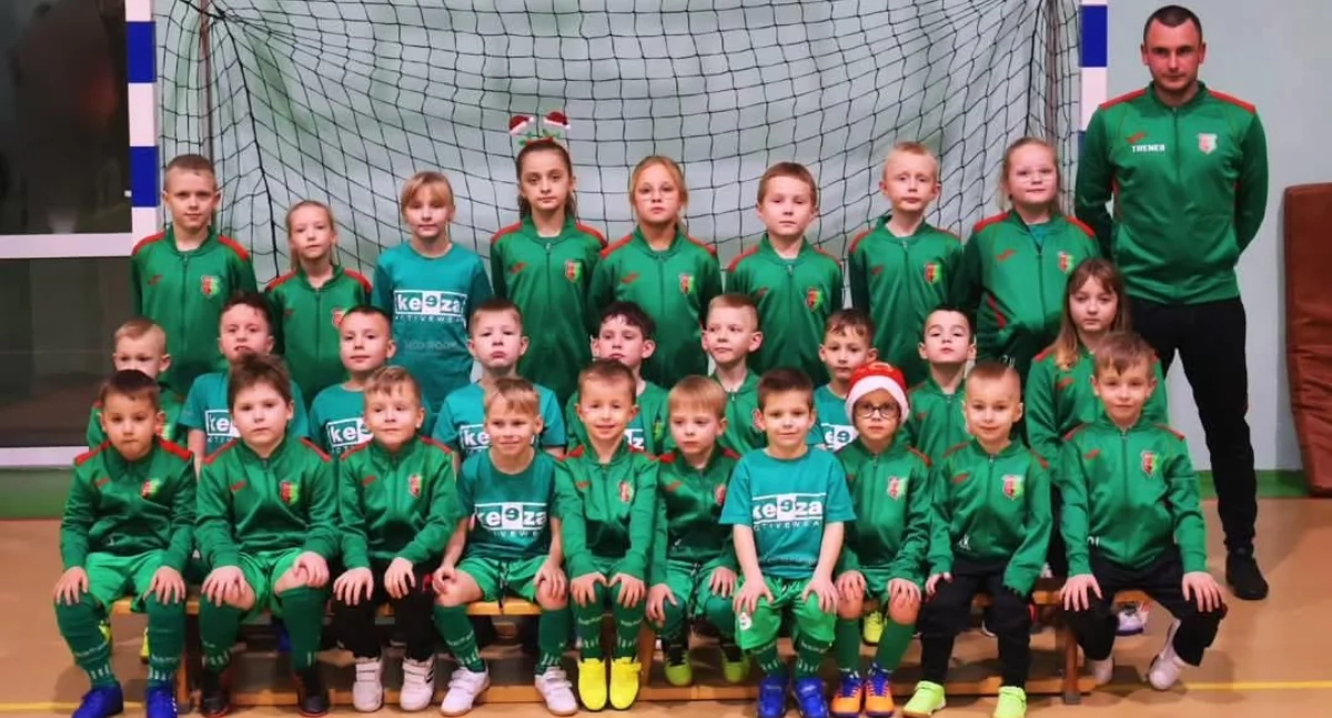  Sportowy weekend w Wieluniu. Na trybunach mali druhowie z Bieńca i najmłodsi piłkarze Oriona Olewin