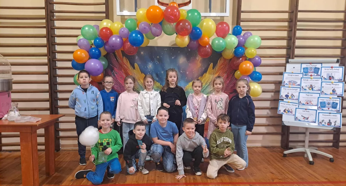Magiczne Andrzejki 2025 w Szkoła Podstawowa im. Powstańców Styczniowych w Osjakowie. Wróżby, muzyka i słodkie pyszności