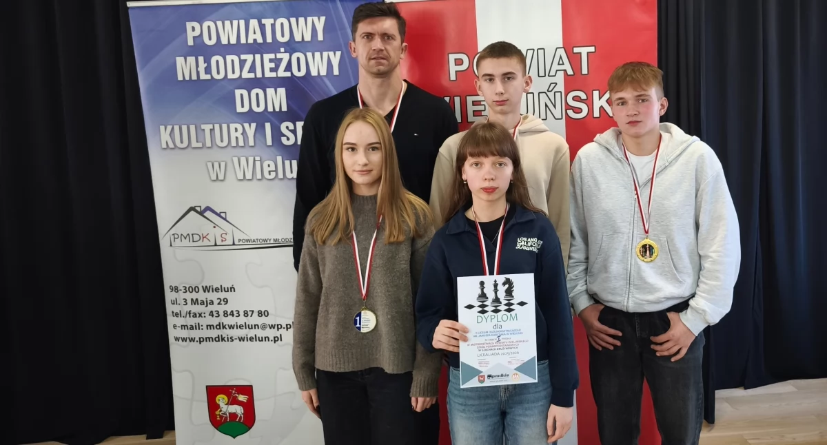 II LO dominuje w szachowej Licealiadzie! Zespół z Wielunia z awansem do finału wojewódzkiego
