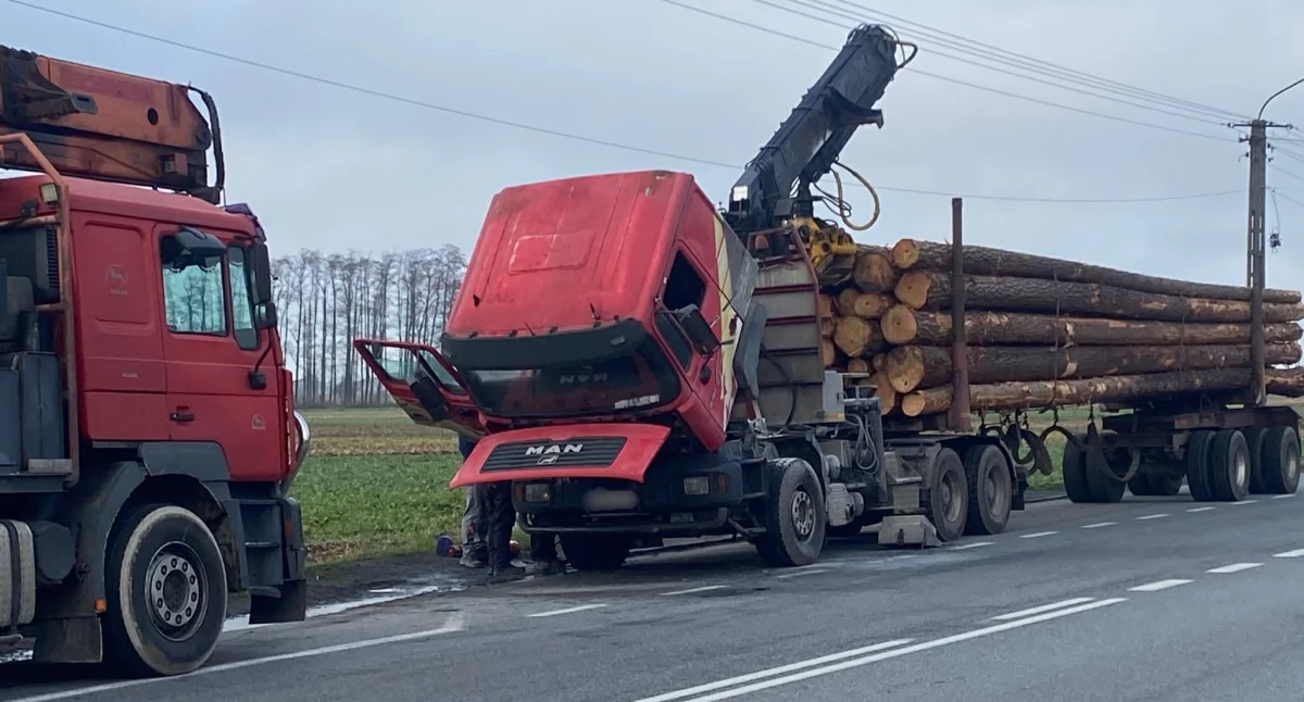 Pożar samochodu ciężarowego w Białej Kopiec: Siedem zastępów straży pożarnej w akcji
