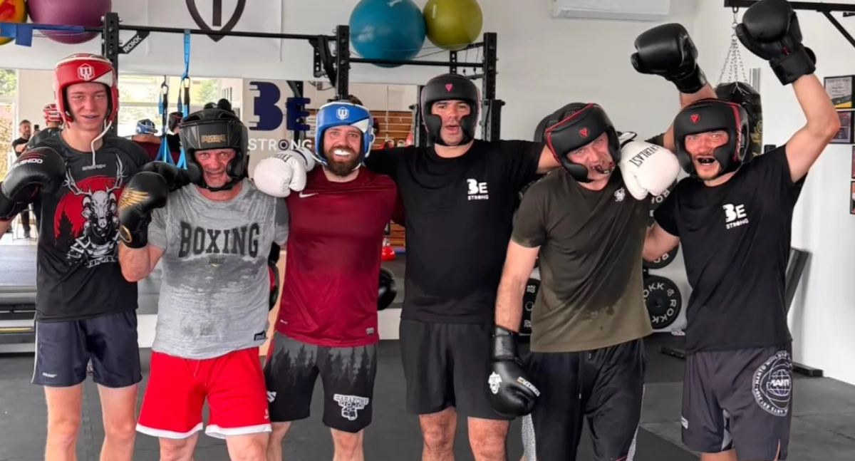 Wieluńscy pięściarze grupy Kinast Boxing na ringu w Pabianicach