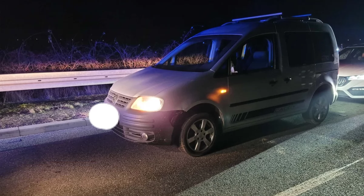 Wypadek niedaleko Sieradza - volkswagen potrącił 56-latka