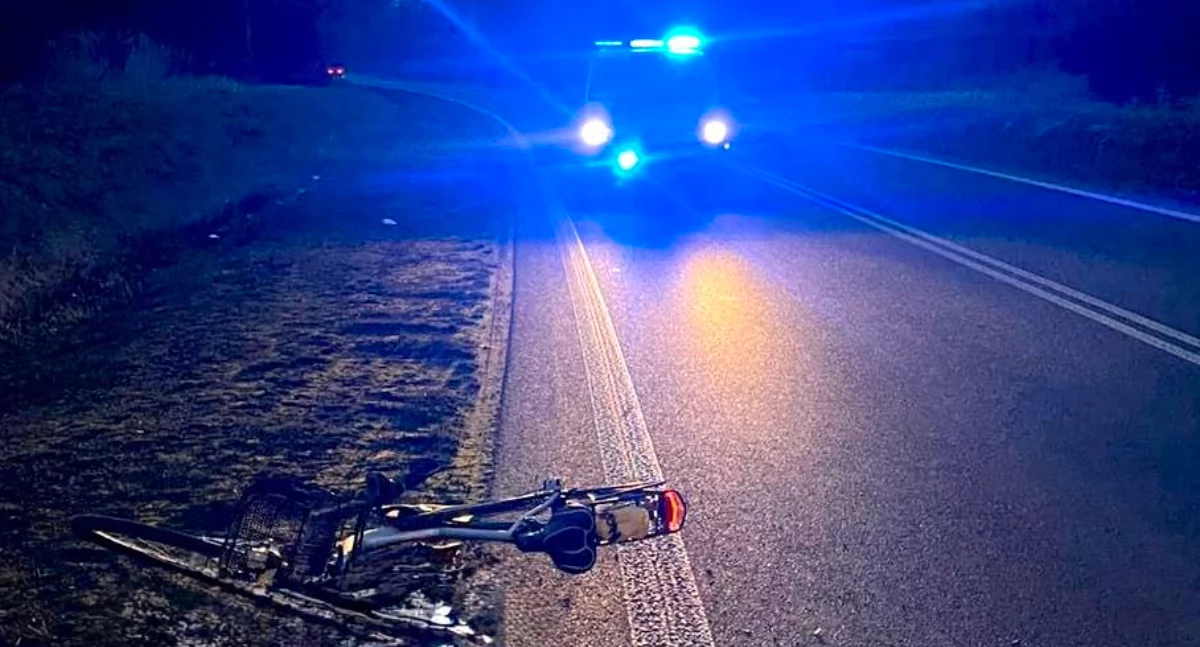 Wypadek podczas wyprzedzania - poszkodowany 67-latek w szpitalu 