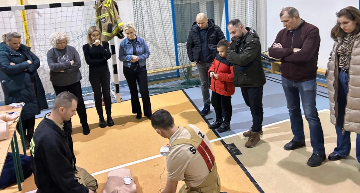 Nowy defibrylator AED w OSP w Mierzycach: Ważny krok w stronę bezpieczeństwa mieszkańców