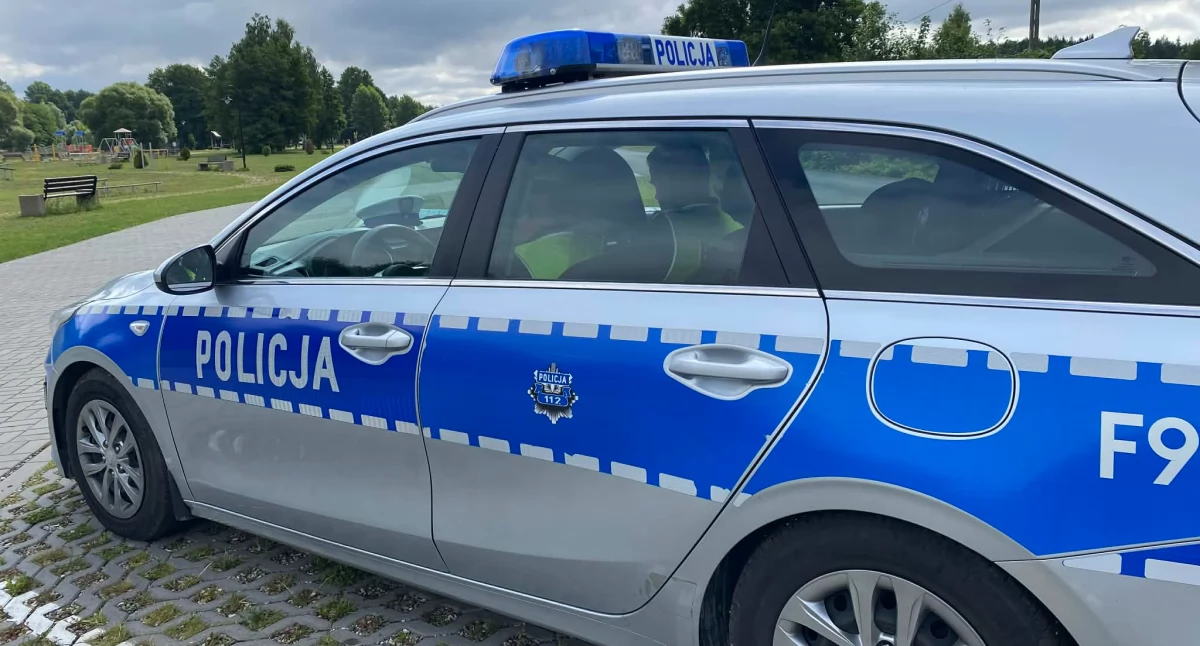 49-latek wjechał autem w ogrodzenie - był tak pijany, że policjanci nie mogli zbadać jego stanu trzeźwości