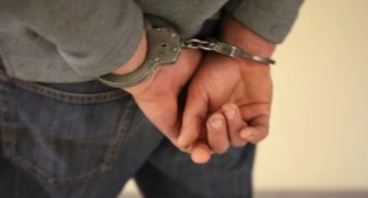 Policja zatrzymała poszukiwanych mężczyzn - najbliższe miesiące spędzą za kratkami 
