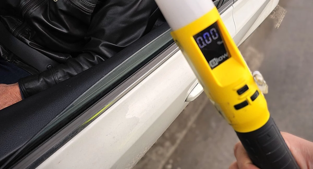Nastolatek na porannym kacu prowadził samochód. Trafi za kratki?