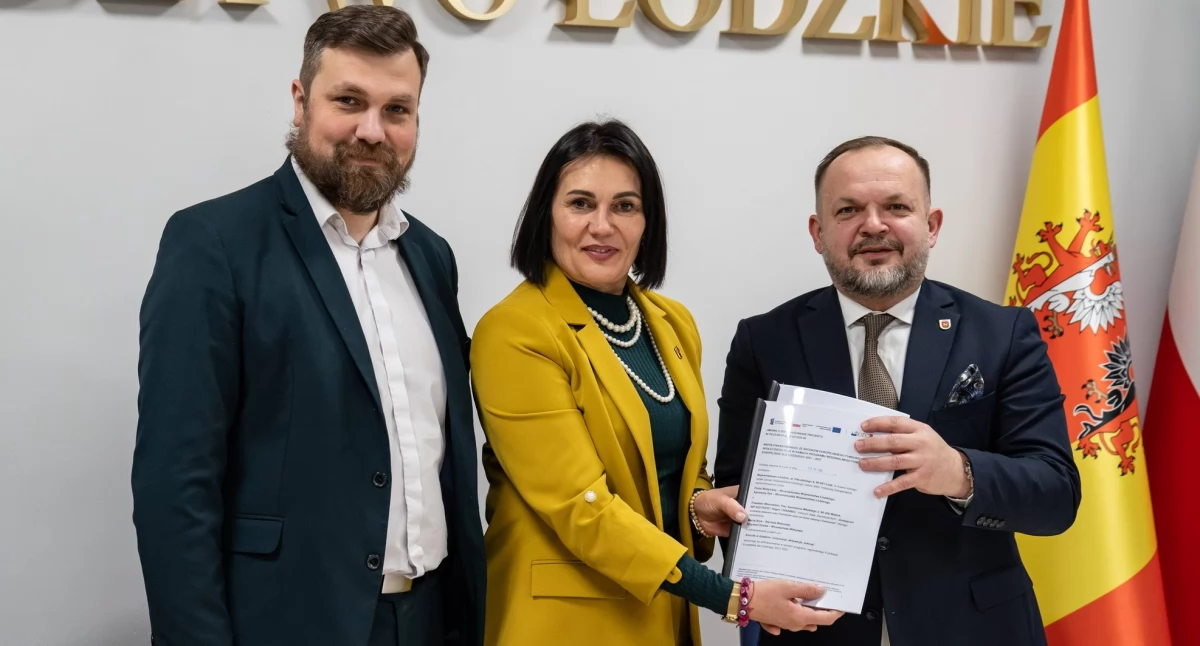 Pieniądze dla powiatu wieluńskiego, gminy Mokrsko i gminy Siemkowice. Umowy na dofinansowanie kształcenia ogólnego podpisane