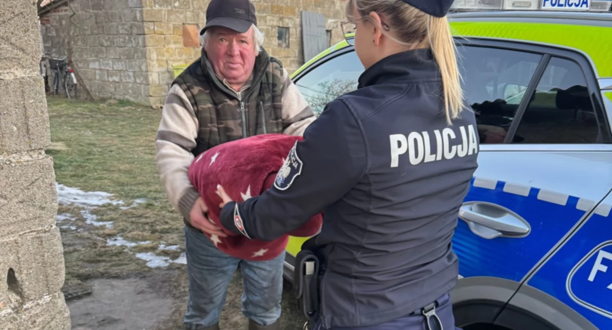 65-letni pan Mirosław znalazł się w trudnej sytuacji życiowej - z pomocą ruszyli miejscowi policjanci 