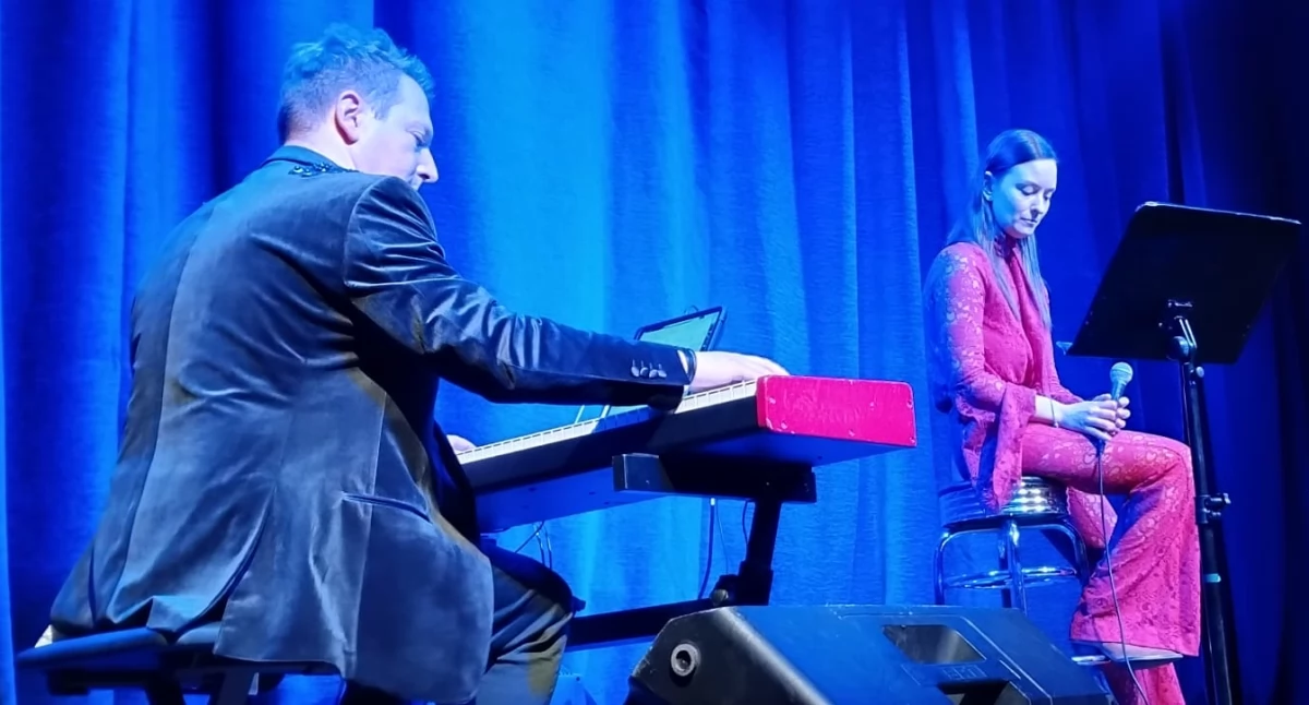 Koncert Martyny Dubińskiej i Michała Rorata w Pajęcznie. Otulenie się muzyką w zimowej aurze