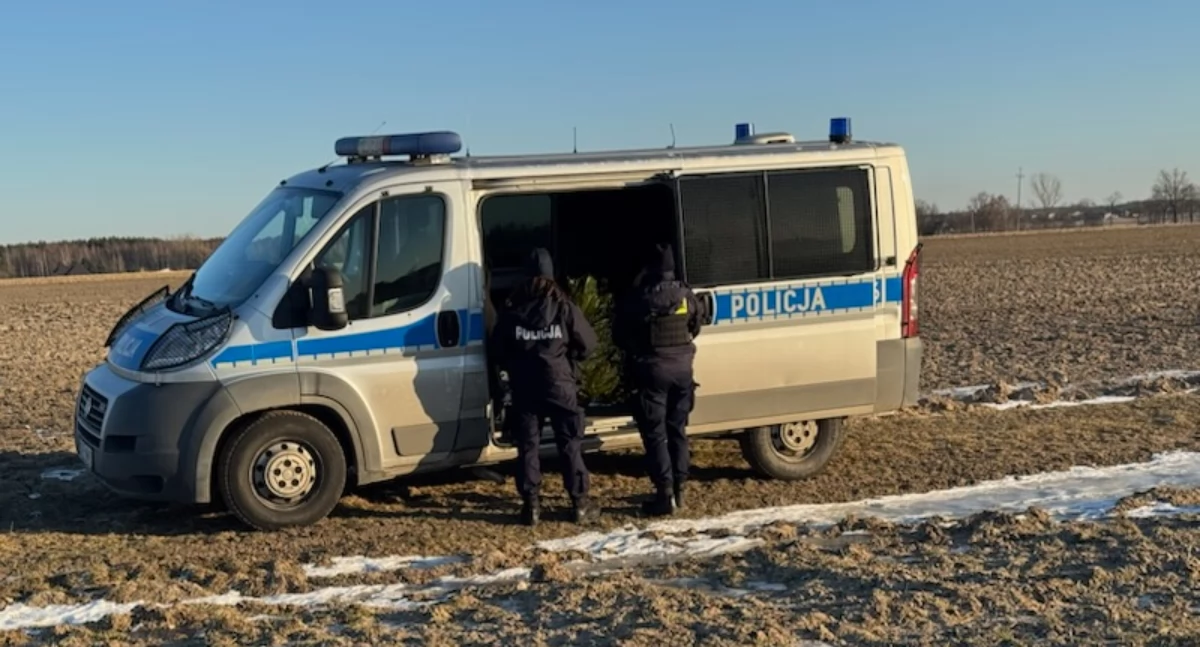 Zaginiony odnaleziony w ostatniej chwili. Mężczyzna prawie zamarzł na polu
