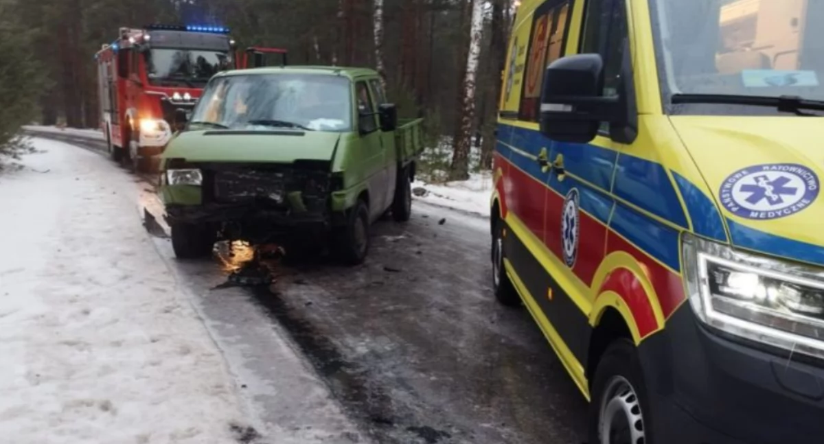 Wypadek w m. Ojrzeń, gmina Gidle, powiat radomszczański: Dwie osoby w szpitalu