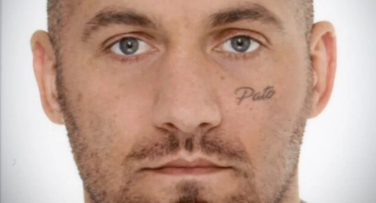 Interpol wydał czerwoną notę za 33-letnim mieszkańcem Kalisza. Poszukiwany Piotr Adamczewski „Adamus”. Policja prosi o pomoc