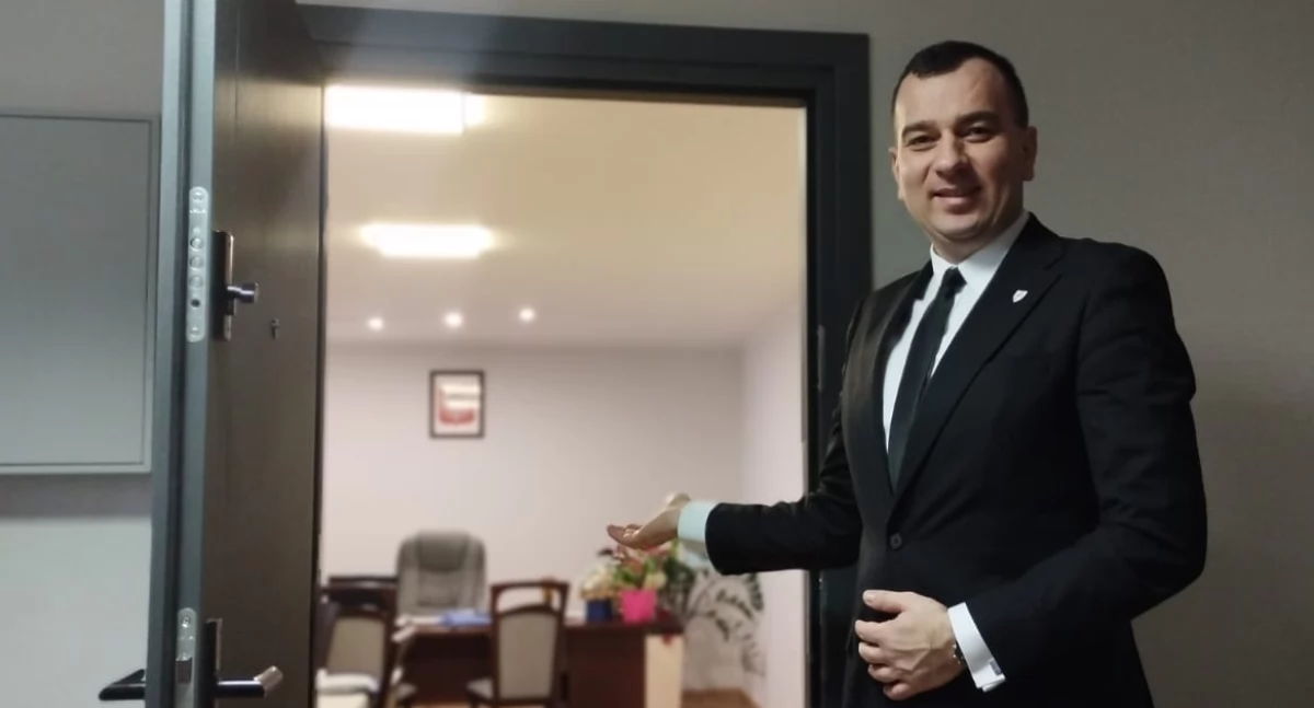 Wójt gminy Siemkowice dostał powołanie. Gminne żłobki i kluby dziecięce mają zielone światło