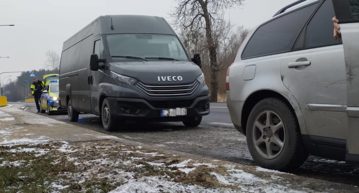 Kolizja busa i osobówki w gminie Pątnów