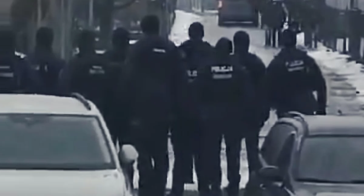 Tajemnicza akcja policji w Wieluniu. Dziesiątki mundurowych przy ul. Głowackiego 
