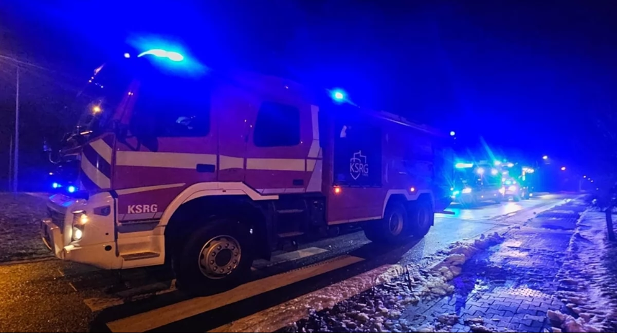 Wielka, tłusta, śliska plama na drodze wojewódzkiej 