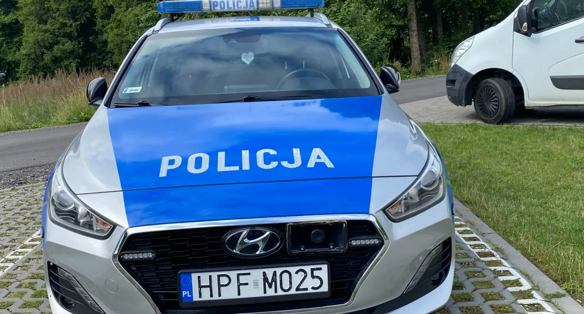 Akcja porodowa w samochodzie - policjanci eskortowali pojazd do szpitala w Wieluniu!