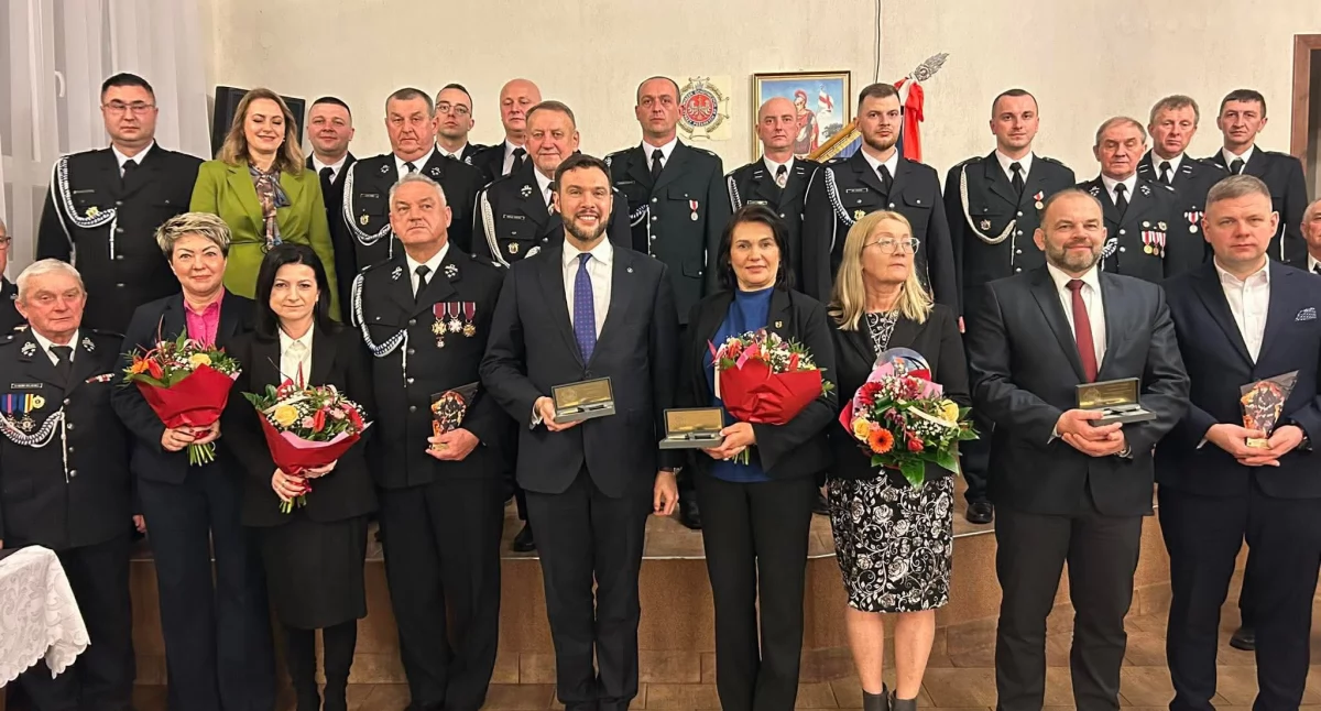 Zmiany warty w OSP Huta. Druh Tadeusz Grzesiak przechodzi na emeryturę!