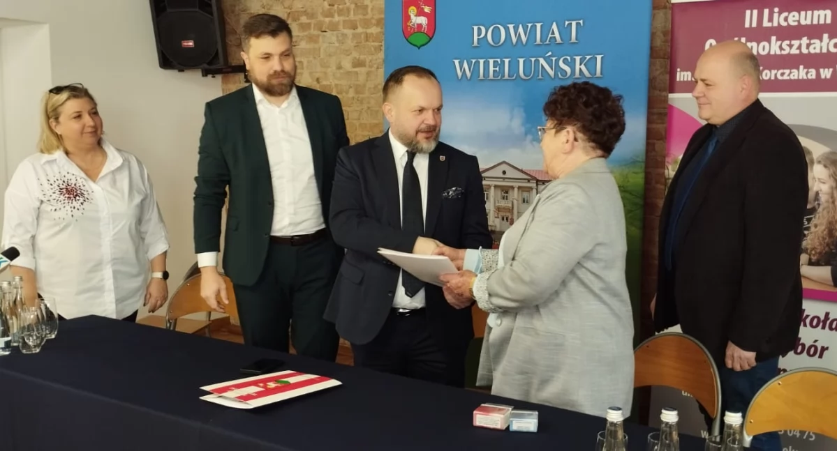 Umowa na termomodernizację wieluńskiego „Korczaka” podpisana