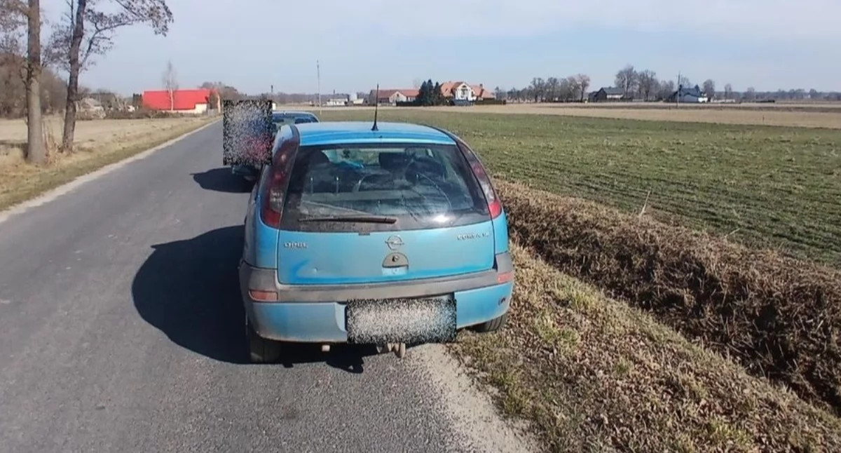 Kupił małpkę w sklepie, wypił ją i odjechał - 48-latka zatrzymał policjant po służbie