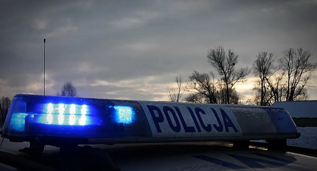 Potrącenie na pasach w Białej Drugiej. 81-latka trafiła do szpitala