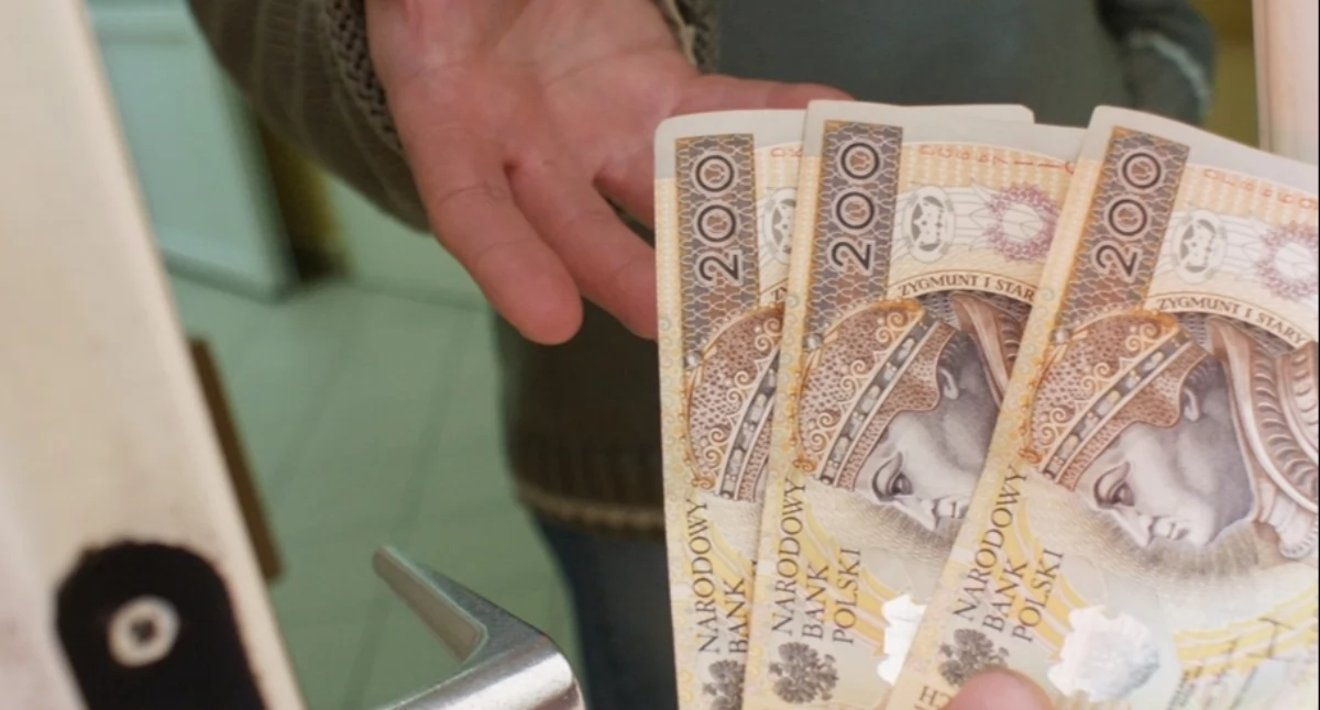 To nie była kurator tylko oszustka! W kilka minut okradła seniorkę... 