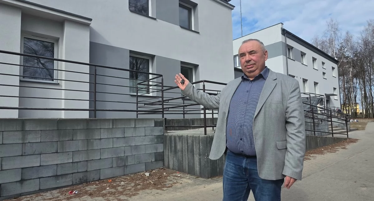 Ośrodek zdrowia i mieszkania komunalne w Konopnicy po gruntownym remoncie