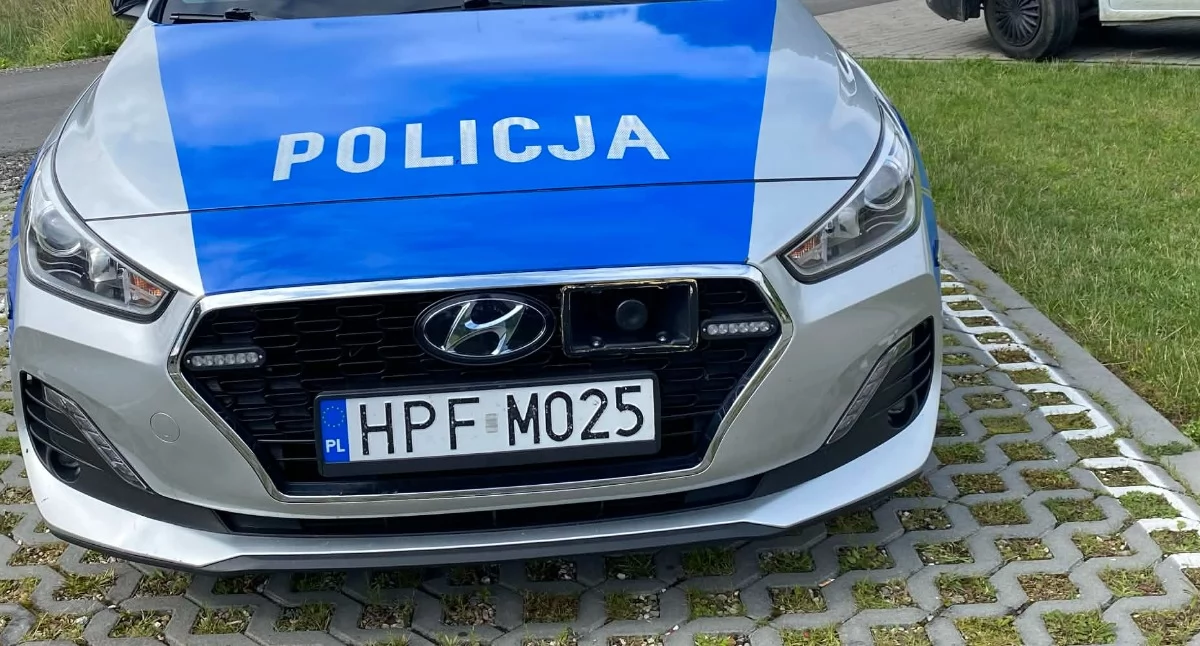 Wypadek w gminie Galewice - auto zderzyło się z motocyklem, dwie osoby zostały ranne