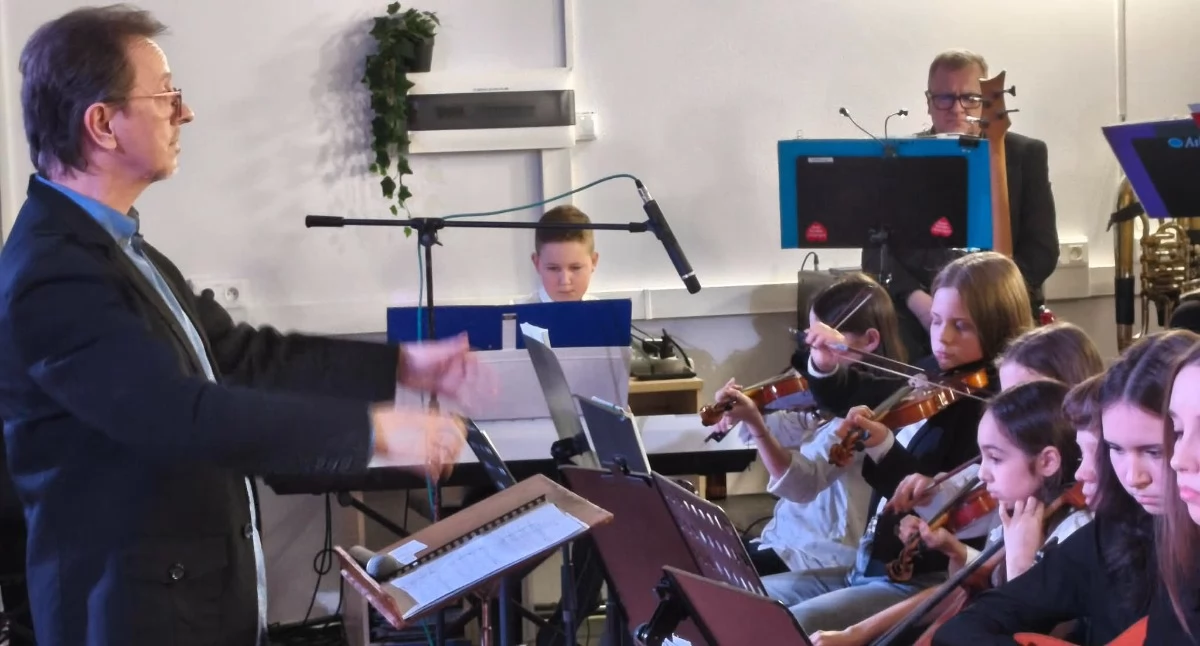 Orkiestra Dęta, Spirit Songs Band i Akademia Młodego Muzyka, czyli koncert przedświąteczny w Działoszynie