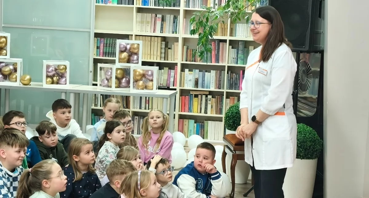 Spotkanie z farmaceutką w Miejskiej i Gminnej Bibliotece Publicznej w Wieluniu: Dzieci uczyły się zdrowych nawyków