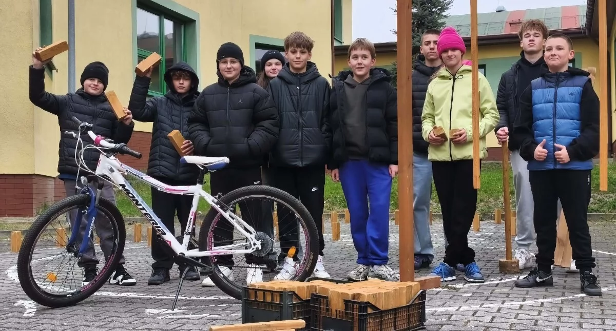 Uczniowie gminy Pajęczno mierzyli się z wiedzą na temat bezpieczeństwa w ruchu drogowym