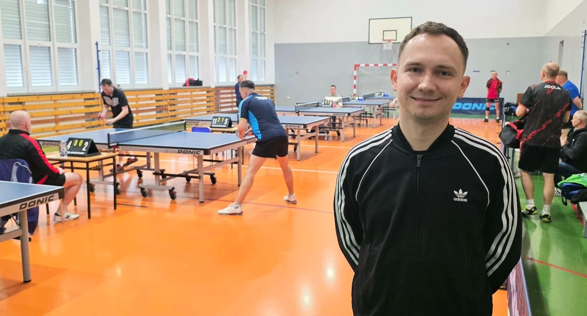 Sportowe emocje przy tenisowym stole w Czarnożyłach, czyli  turniej o puchar wójta gminy