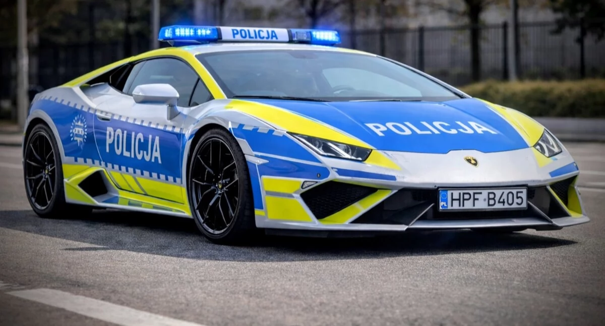 Luksusowe i sportowe auto trafiło do policji - gdzie będzie wykorzystywane?