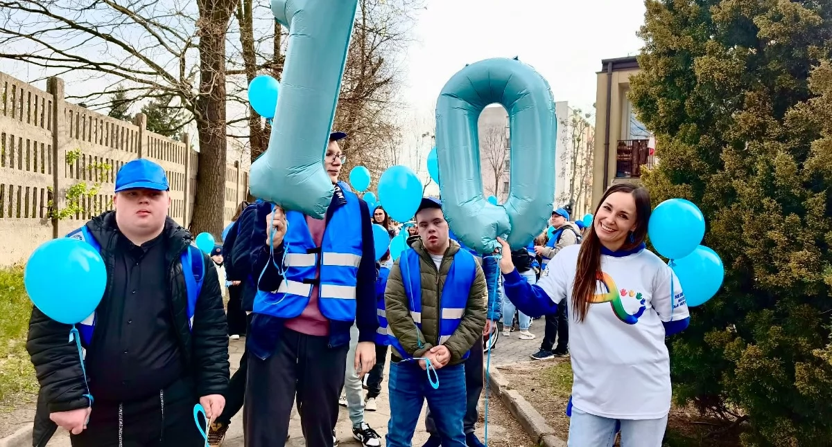 Niebieski Marsz dla Autyzmu po raz dziesiąty przeszedł ulicami Wielunia