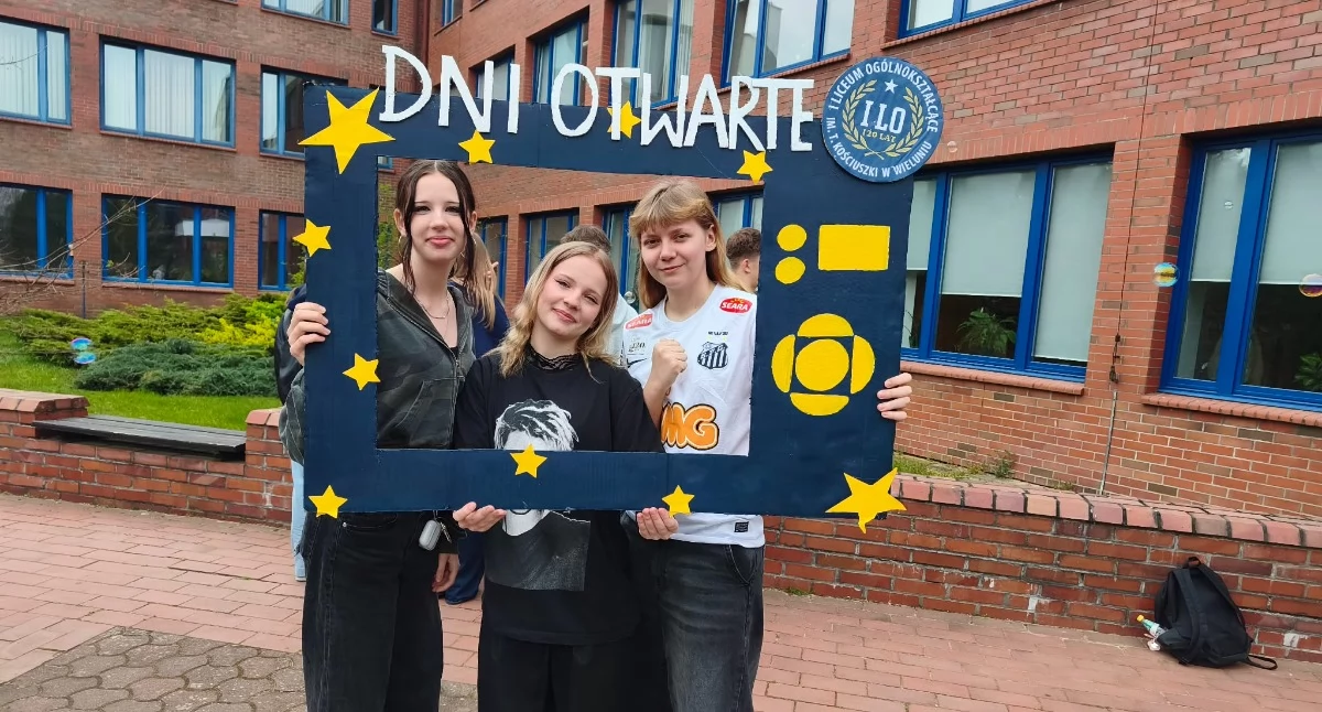 Ósmoklasiści poznali I LO w Wieluniu od środka: Za nami Dni Otwarte