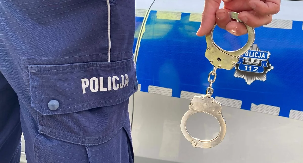 Był pijany i wszczynał awantury - przed policją ukrył się... w budzie 