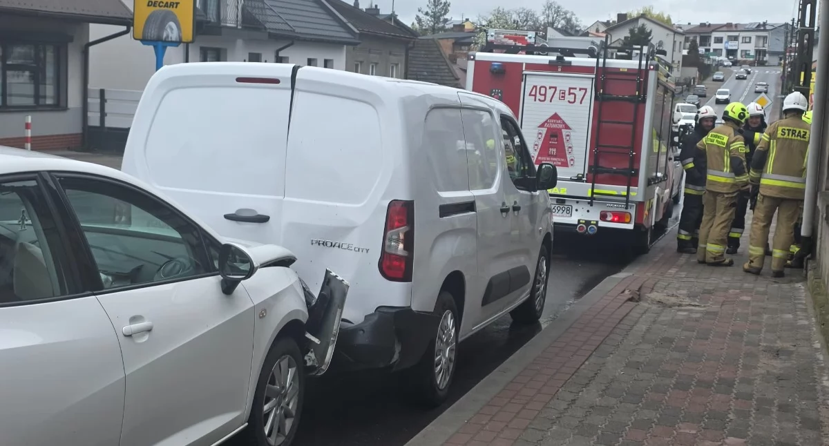 Zdarzenie drogowe w Pajęcznie: Dwie osoby w szpitalu