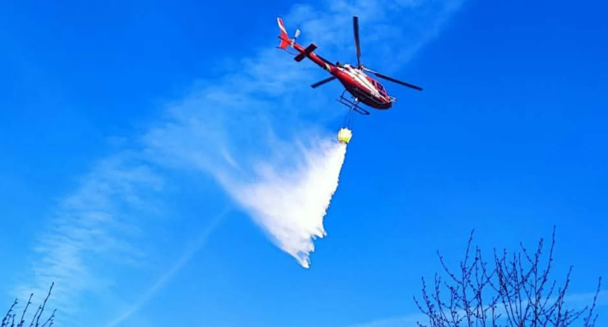 Pożar lasu. W akcji 18 zastępów, dwa samoloty i helikopter gaśniczy [zdjęcia]
