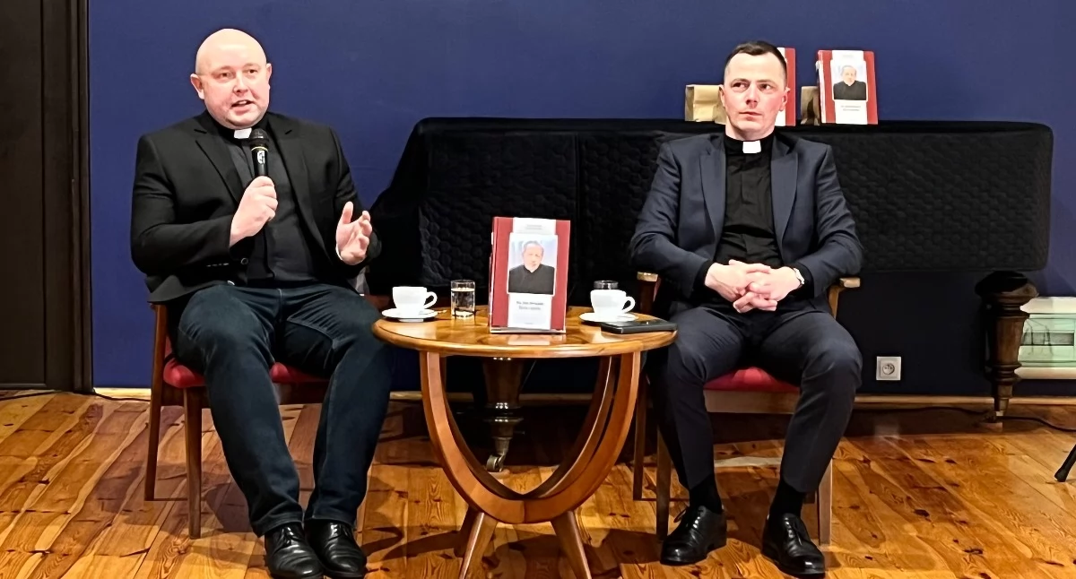 Spotkanie z autorami książki „Ks. Jan Związek. Życie i dzieło” w Muzeum Ziemi Wieluńskiej.