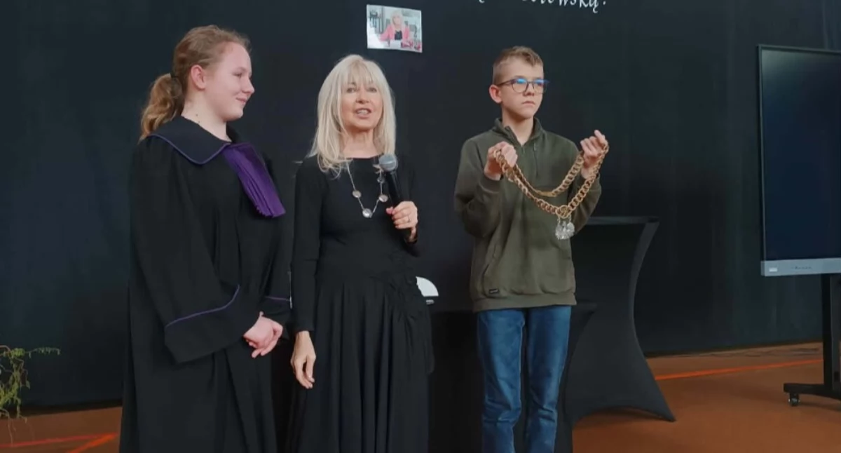 Wyjątkowe spotkanie w Rząśni - uczniów odwiedziła sędzia Anna Maria Wesołowska
