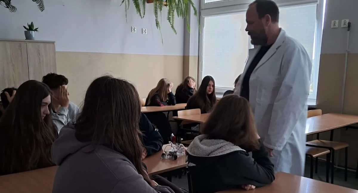 Lekcja o środowisku naturalnym i wpływie człowieka na jego funkcjonowanie - ciekawe zajęcia dla uczniów Szkoły Podstawowej nr 2 w Wieluniu 