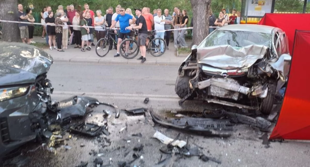 Śmiertelny wypadek w Łodzi. Kobieta zginęła po zderzeniu BMW i Opla na ul. Kurczaki