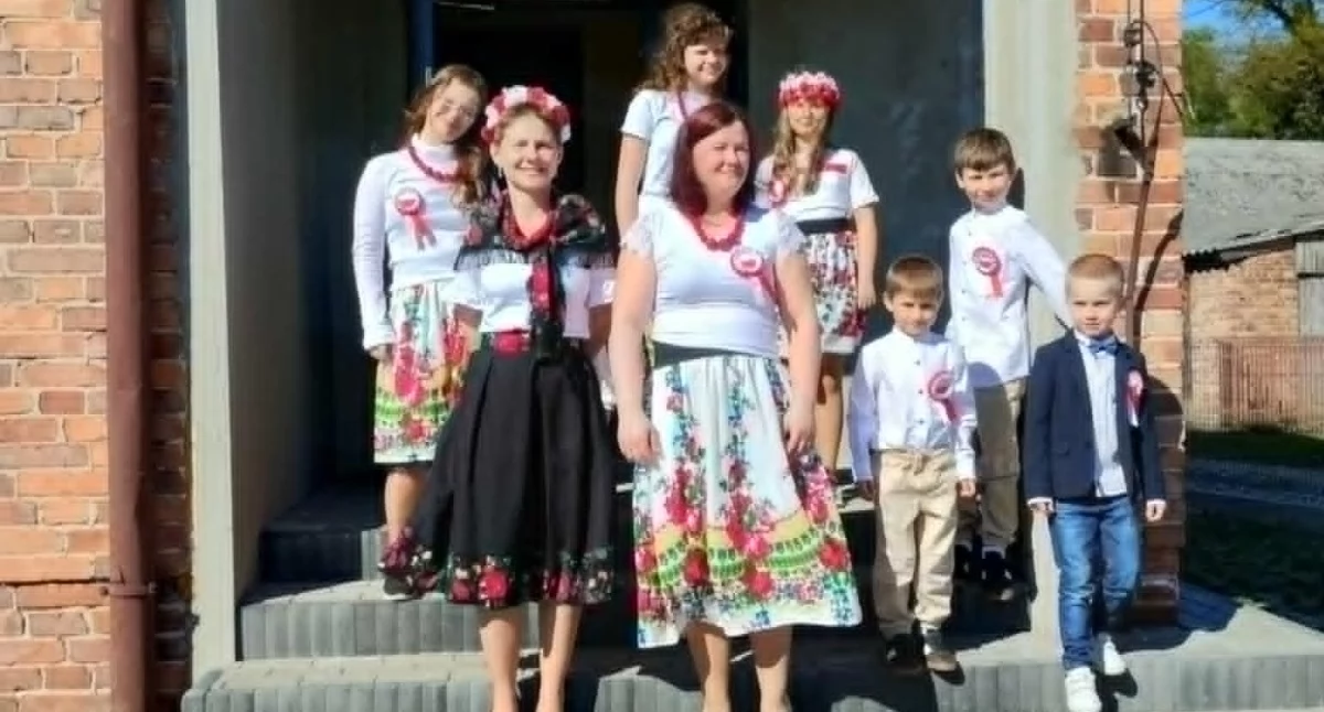 Patriotyczne śpiewanie z KGW Piaski - Srebrnica