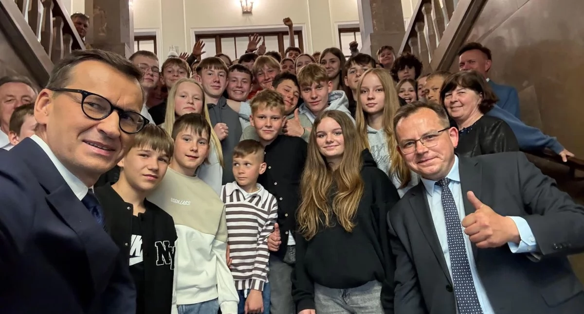 Młodzieżowe drużyny pożarnicze z gminy Biała w Warszawie. Wizyta w Sejmie i Pałacu Prezydenckim