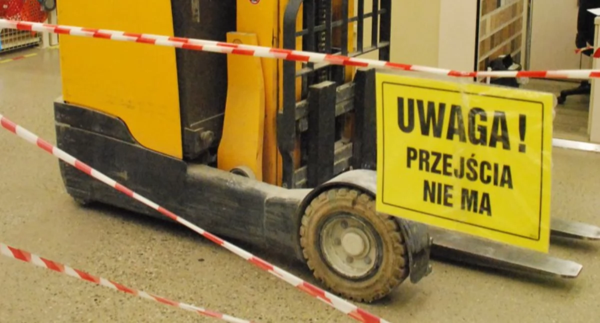 Wypadek w zakładzie pracy przy ulicy Fabrycznej w Wieluniu