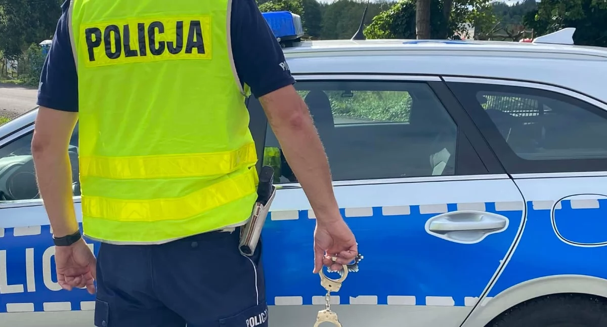 Ukradł produkty ze sklepu - grupa nastolatków na bieżąco przekazywała informacje policji 