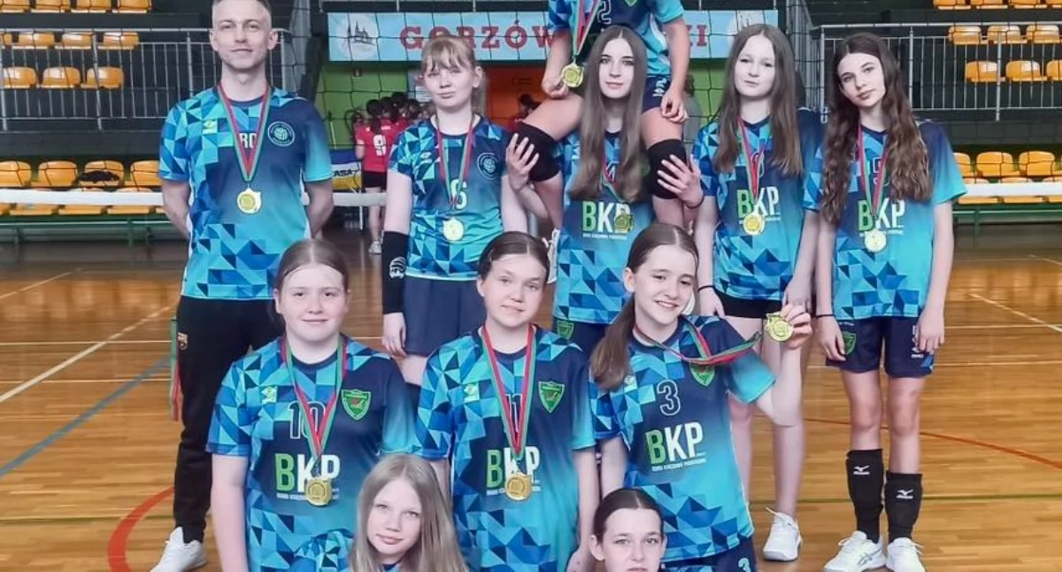 Sukces zawodniczek ze szkoły w Rudzie! Zwyciężyły w finale wojewódzkich igrzysk