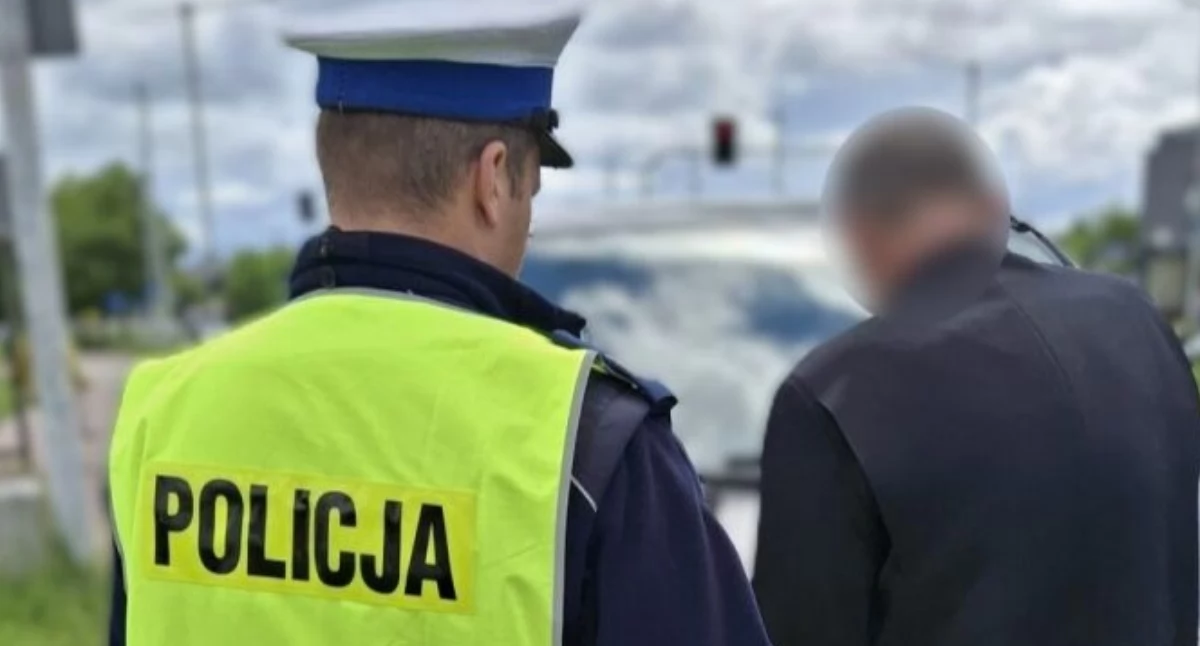 Karawan jechał slalomem. Za kierownicą 51-latek z Radomska, w środku trumna z ciałe